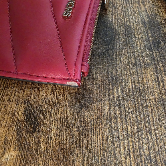 Michael Kors Red Wallet - Picture 5 of 8